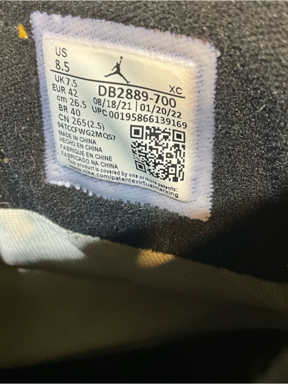 Nike Air Jordan 1 High - Orange, Black & White - Picture 16 of 16